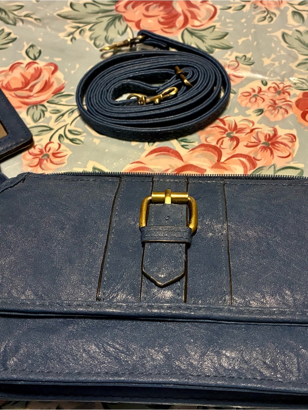Bueno Classic Navy Zip-Around Women's Wallet